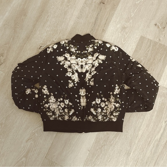 Authentic Givenchy kids bomber jacket size 12 fits 10yr old - Picture 2 of 5